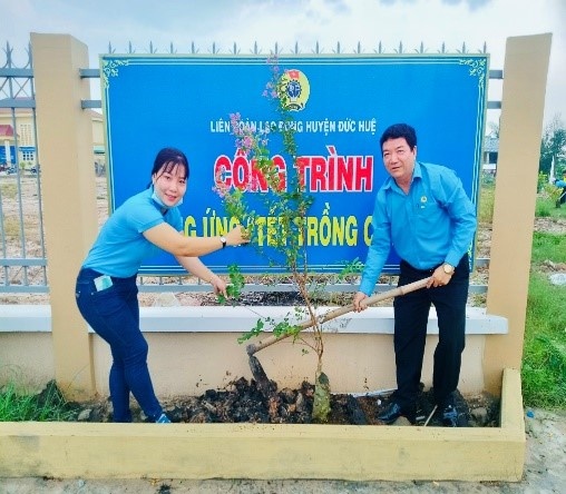 Công đoàn góp sức xây dựng nông thôn mới Công đoàn góp sức xây dựng nông thôn mới