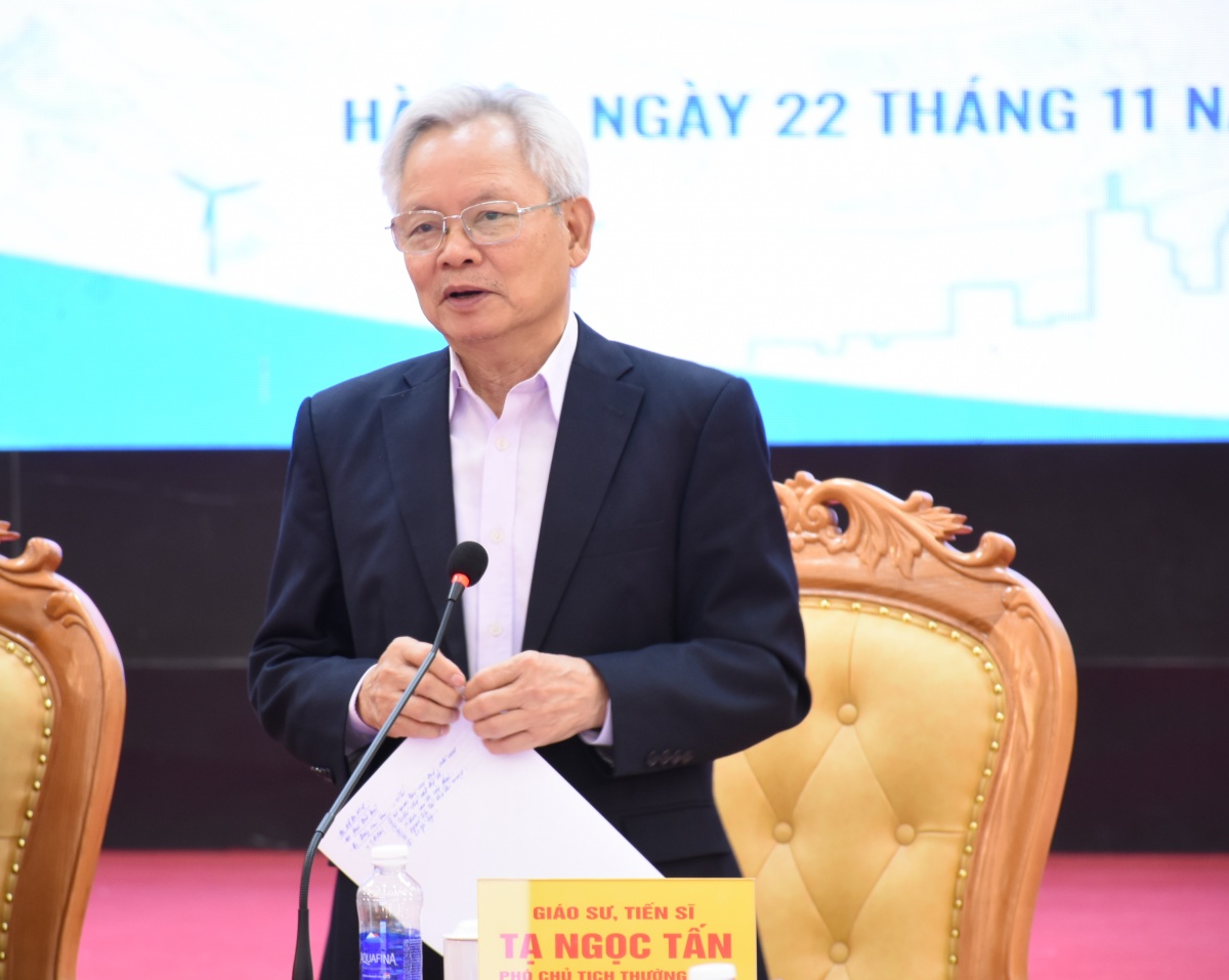 Nghiên cứu những vấn đề của công nhân là nhiệm vụ bức thiết trong kỷ nguyên mới