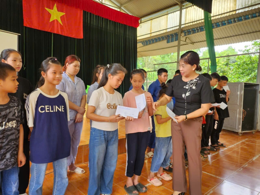 Chị Phùng Thị Thúy Hường: 30 năm sống như những đóa hoa