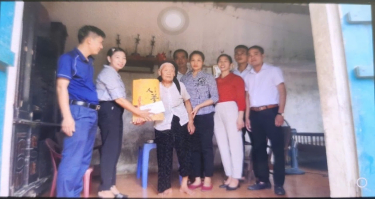 Chị Phùng Thị Thúy Hường: 30 năm sống như những đóa hoa