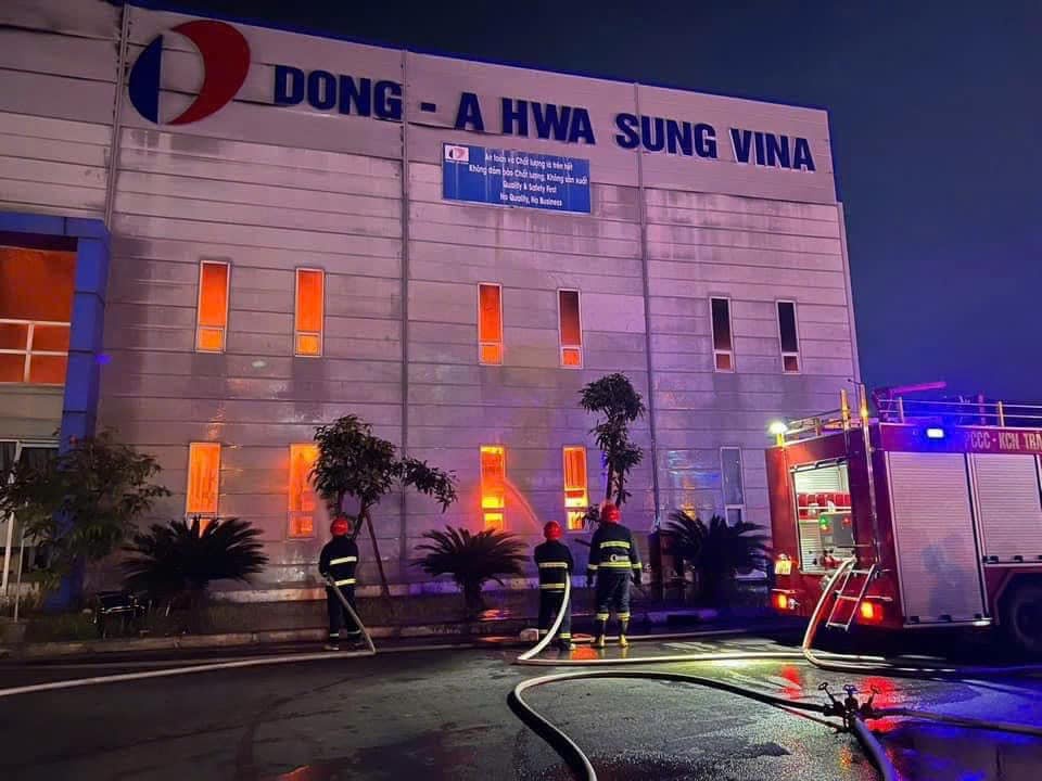 Nhà xưởng cháy lớn, công nhân phải nghỉ việc được hỗ trợ thế nào?