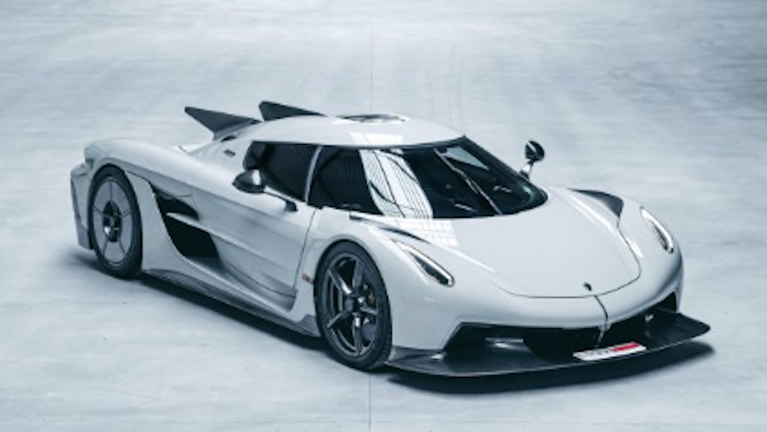 Xe tự chế Nhết TV mô phỏng siêu xe Koenigsegg Jesko chạy thử thành công Xe tự chế Nhết TV mô phỏng siêu xe Koenigsegg Jesko chạy thử thành công