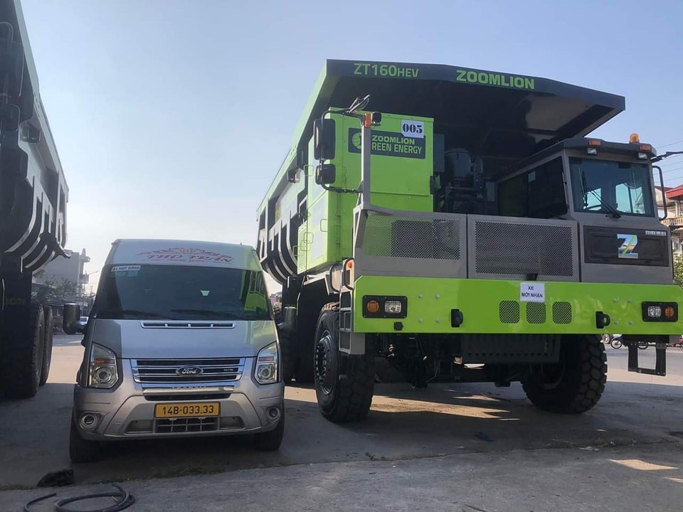 Ngắm dàn xe tải khai mỏ khổng lồ công nghệ hybrid tại Quảng Ninh Ngắm dàn xe tải khai mỏ hybrid khổng lồ tại Quảng Ninh