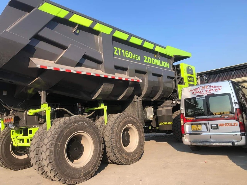 Ngắm dàn xe tải khai mỏ khổng lồ công nghệ hybrid tại Quảng Ninh Ngắm dàn xe tải khai mỏ hybrid khổng lồ tại Quảng Ninh