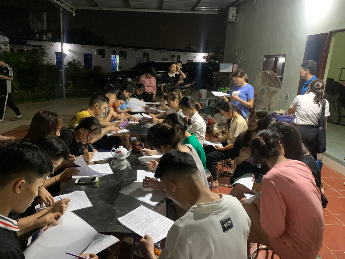 Tăng cường vai trò công đoàn cấp trên đối với công đoàn cơ sở doanh nghiệp ngoài nhà nước Tăng cường vai trò công đoàn cấp trên đối với công đoàn cơ sở doanh nghiệp ngoài nhà nước