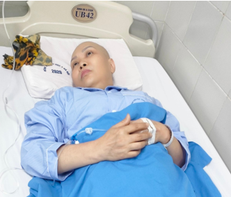 Những “giọt nước mắt hạnh phúc” của cô giáo đang điều trị ung thư Những “giọt nước mắt hạnh phúc” của cô giáo đang điều trị ung thư