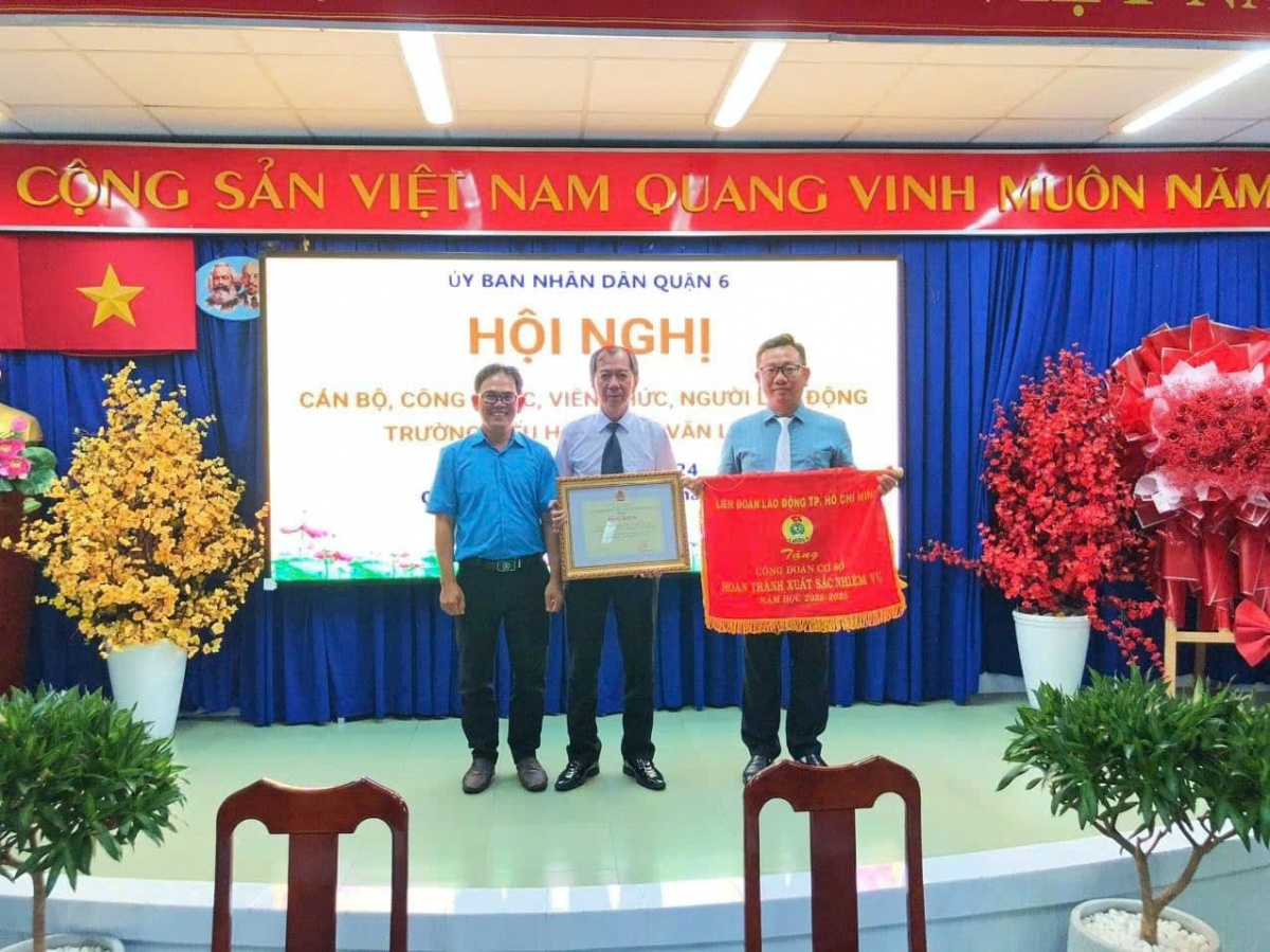 Xây dựng một tập thể vững mạnh từ lòng nhân ái