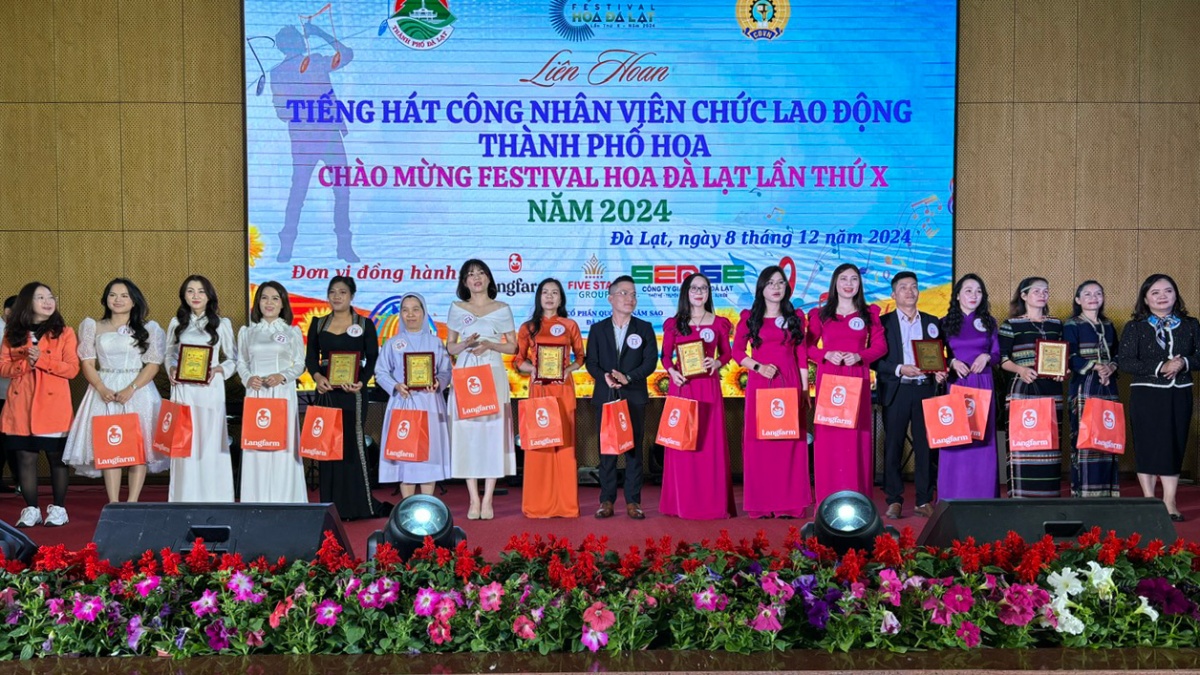 Sôi nổi Liên hoan Tiếng hát người lao động hưởng ứng Festival Hoa Đà Lạt Sôi nổi Liên hoan Tiếng hát người lao động hưởng ứng Festival Hoa Đà Lạt