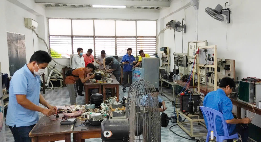 Những lớp học đặc biệt của công nhân ở TP. HCM Những lớp học đặc biệt của công nhân ở TP. HCM