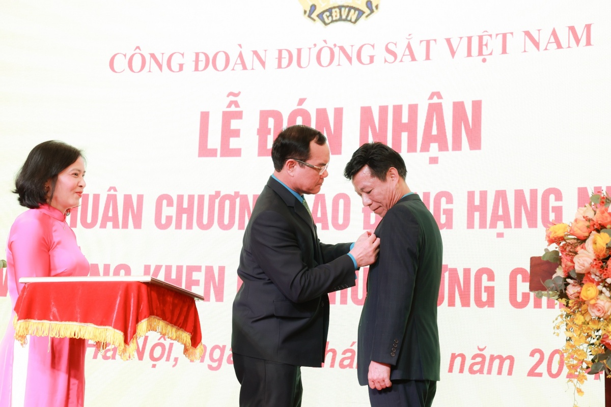 Chuyến tàu Công đoàn - Xuân 2025: Hỗ trợ 150 cặp vé khứ hồi cho đoàn viên, người lao động ngành Đường sắt Chuyến tàu Công đoàn - Xuân 2025: Hỗ trợ 150 cặp vé khứ hồi cho đoàn viên, người lao động ngành Đường sắt