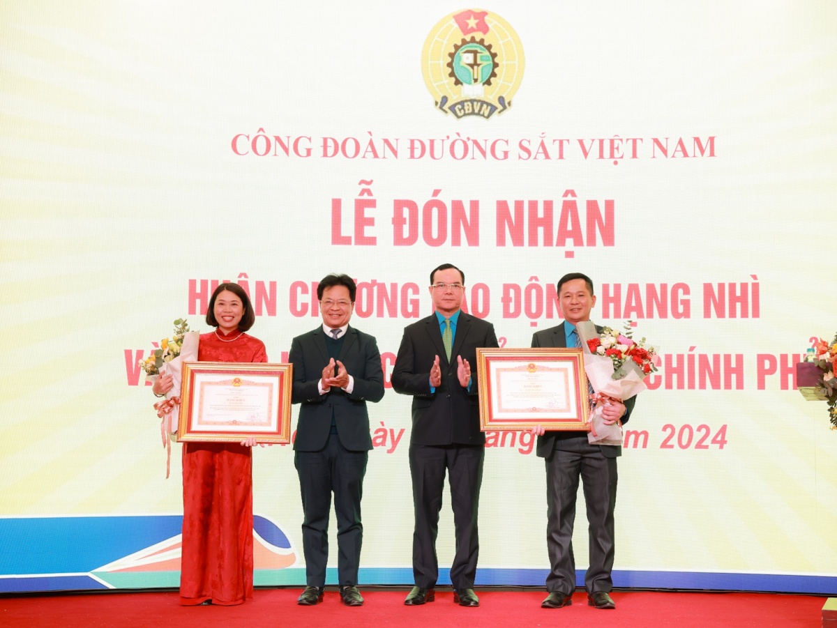 Chuyến tàu Công đoàn - Xuân 2025: Hỗ trợ 150 cặp vé khứ hồi cho đoàn viên, người lao động ngành Đường sắt Chuyến tàu Công đoàn - Xuân 2025: Hỗ trợ 150 cặp vé khứ hồi cho đoàn viên, người lao động ngành Đường sắt