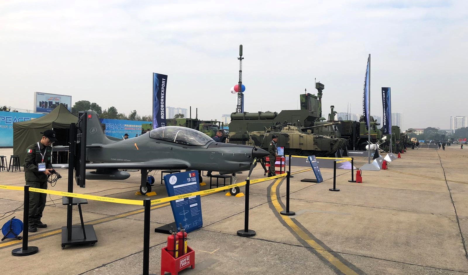 Triển lãm Quốc phòng 2024: Lần đầu trưng bày máy bay sản xuất tại Việt Nam Triển lãm Quốc phòng 2024: Lần đầu trưng bày máy bay sản xuất tại Việt Nam