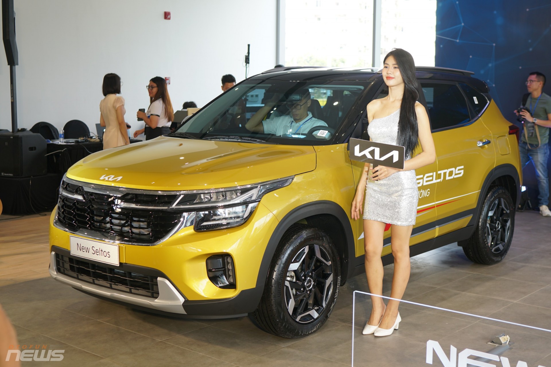 Kia Việt Nam ra mắt thêm phiên bản Seltos 1.5 Turbo Deluxe giá 659 triệu đồng Kia Việt Nam ra mắt thêm phiên bản Seltos 1.5 Turbo Deluxe giá 659 triệu đồng