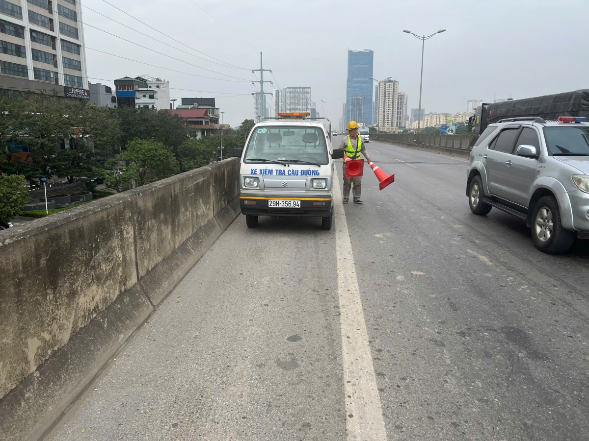 Chuyện về người đảng viên tuần đường trên vành đai 3 Chuyện về người đảng viên tuần đường trên vành đai 3