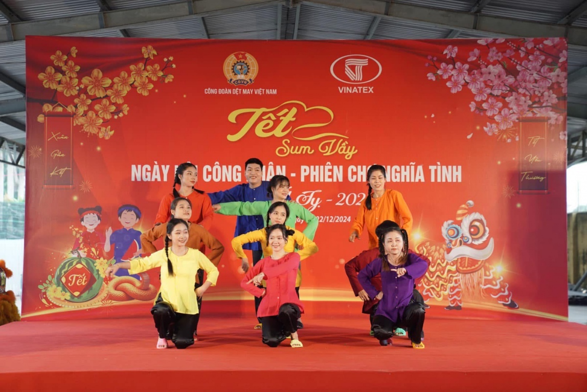 Tết sum vầy cho công nhân may ở Đà Nẵng