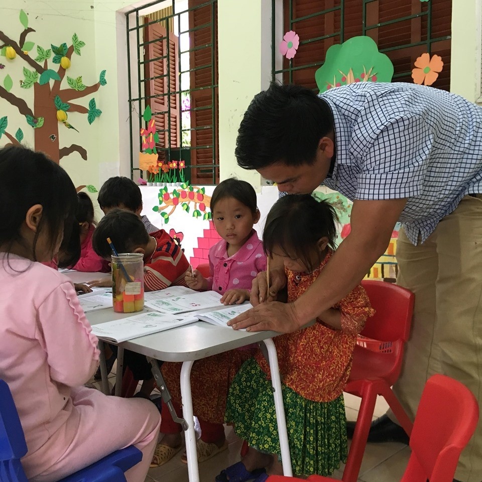Thầy giáo mầm non duy nhất của huyện Bắc Mê
