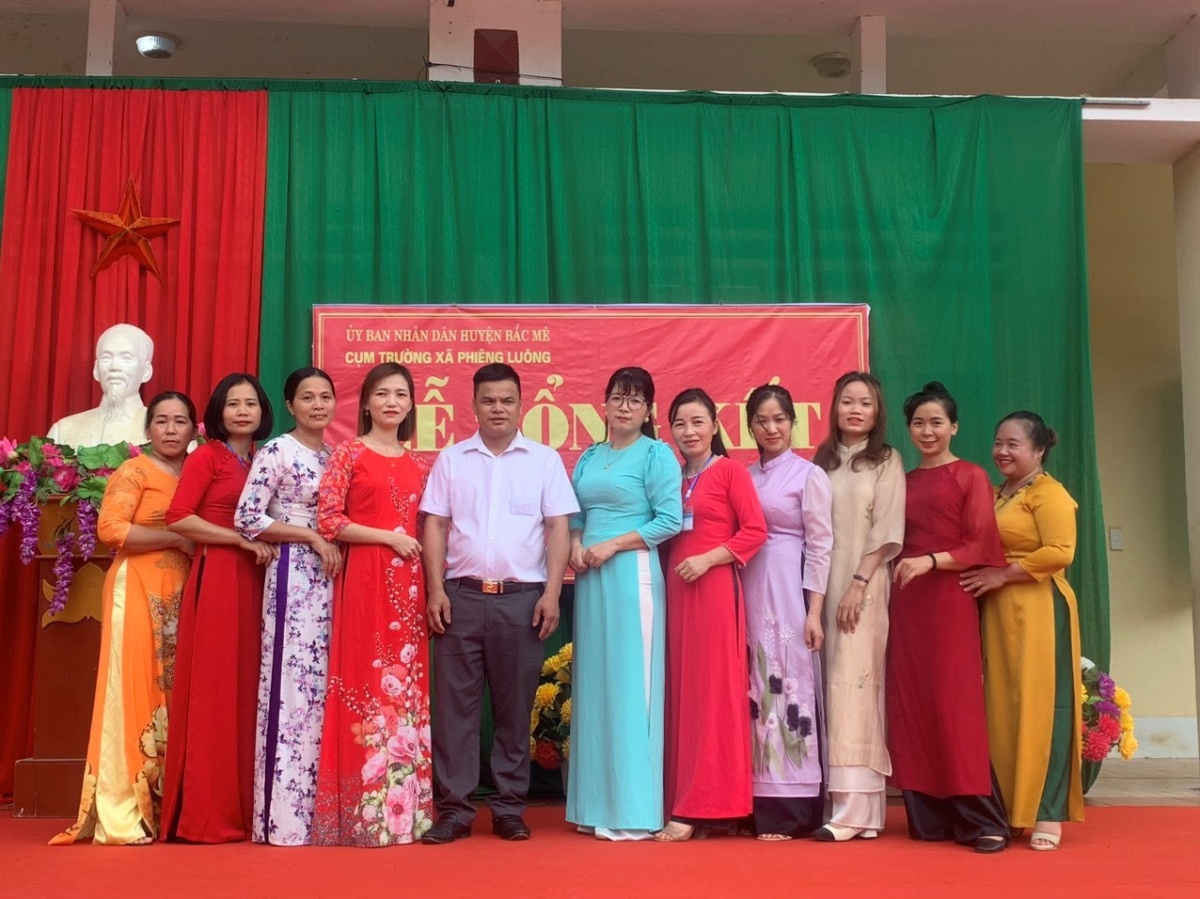 Thầy giáo mầm non duy nhất của huyện Bắc Mê