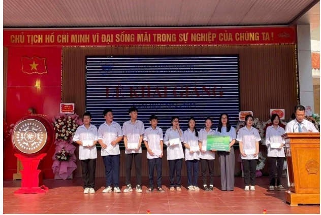 Tôi không hề đơn độc trước nỗi đau của cuộc đời Tôi không hề đơn độc trước nỗi đau của cuộc đời