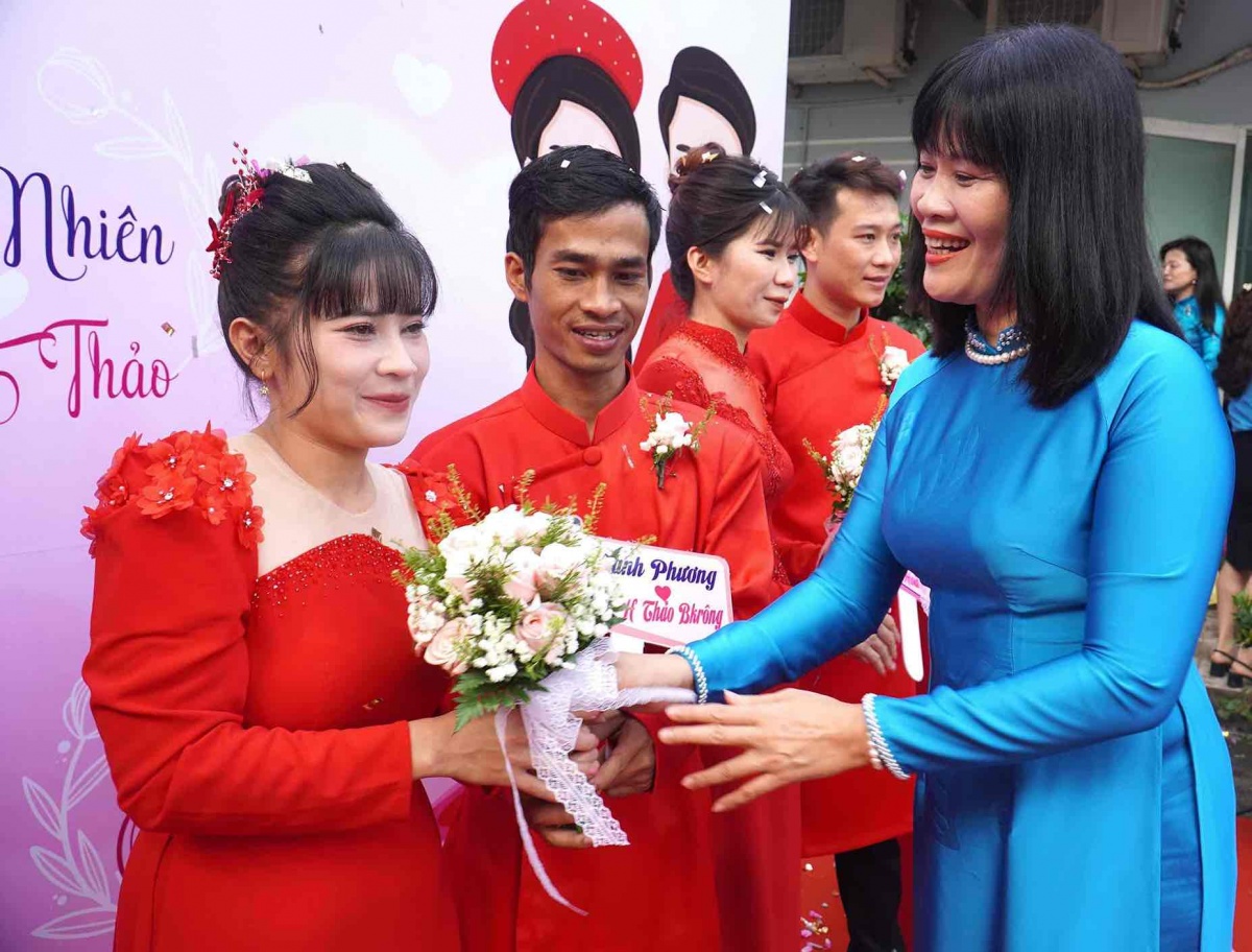 Đồng Nai: Lễ cưới tập thể cho 9 cặp đôi công nhân