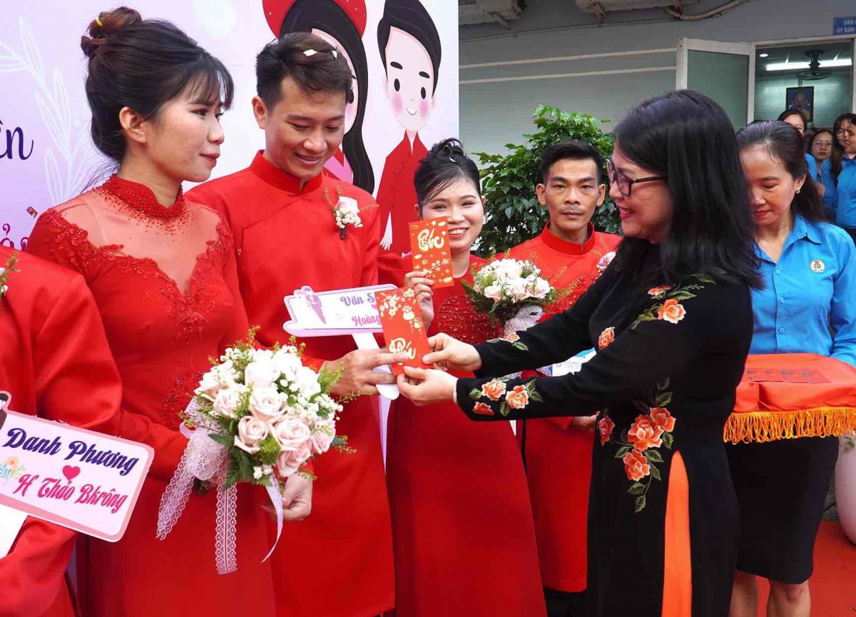 Đồng Nai: Lễ cưới tập thể cho 9 cặp đôi công nhân