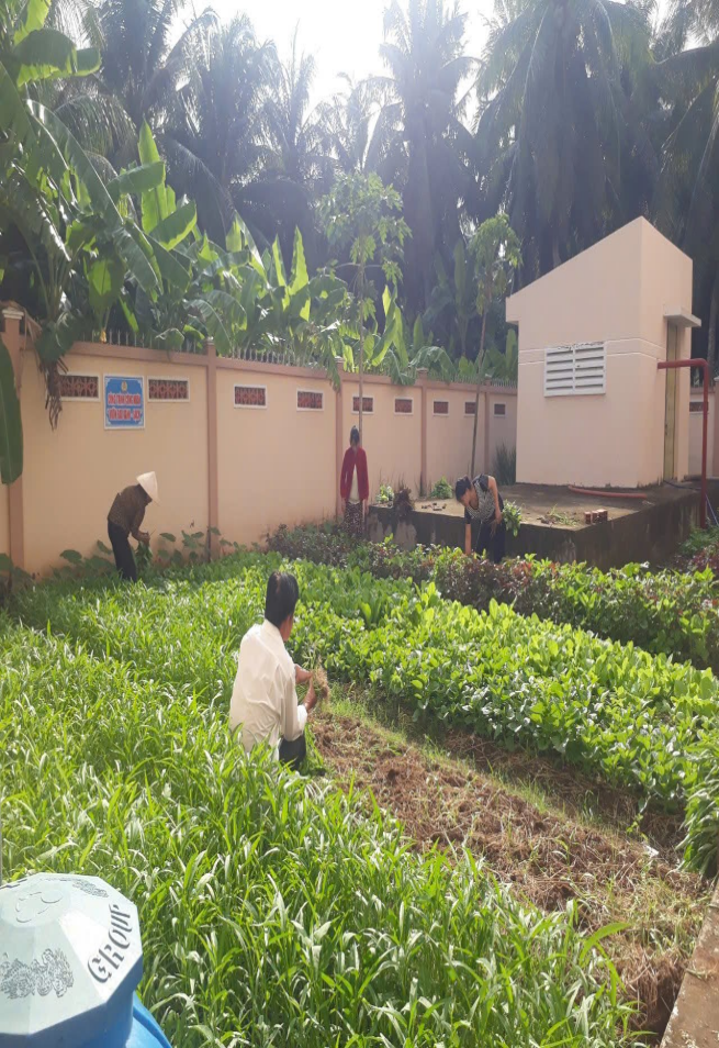 Người thầy thắp sáng ước mơ qua từng bước chân học trò