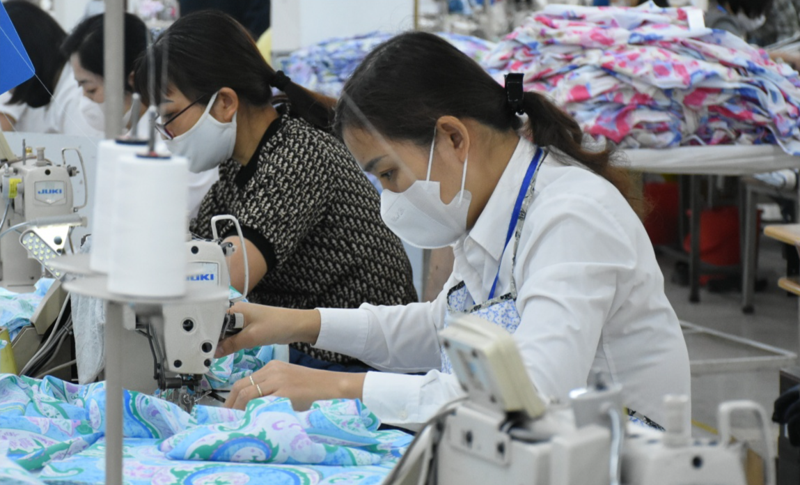 Đề xuất phạt tù đối với hành vi sa thải lao động trái luật Đề xuất phạt tù đối với hành vi sa thải lao động trái luật