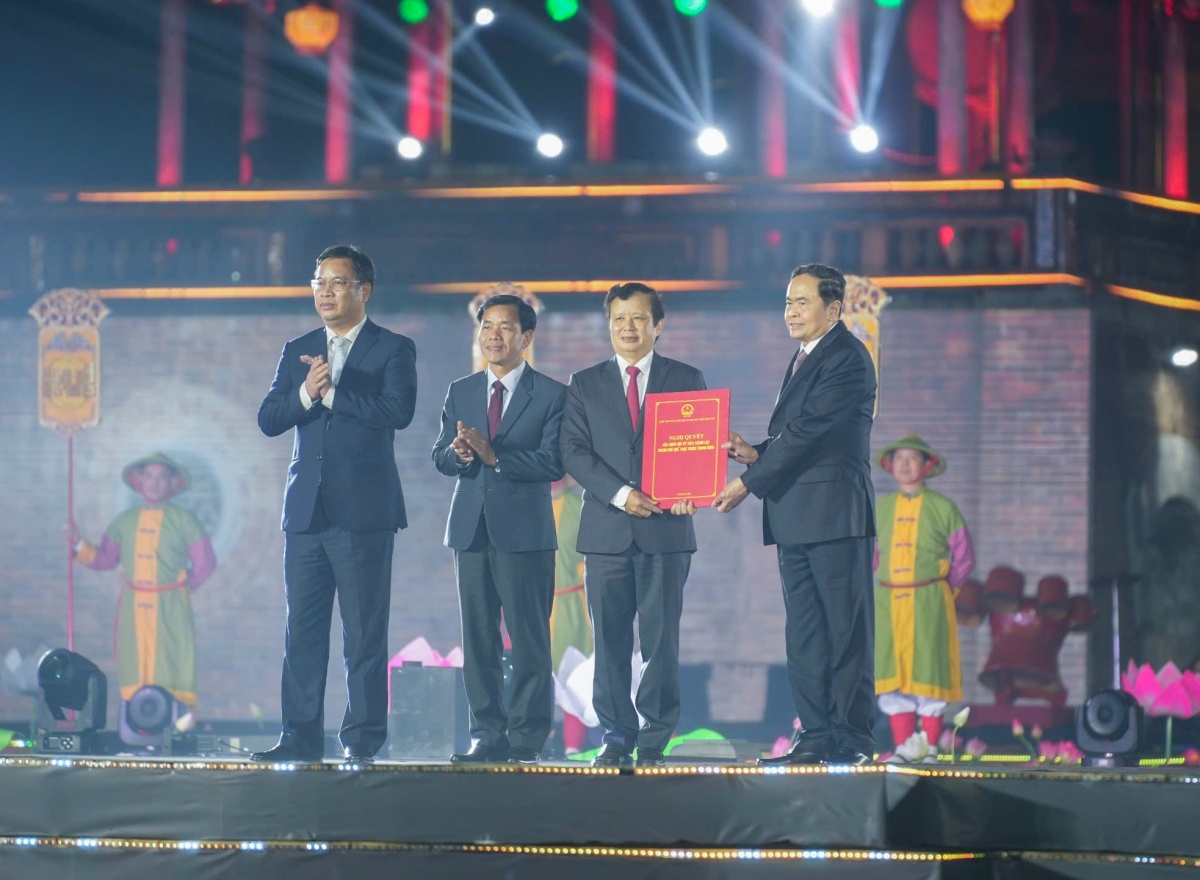 Thành phố Huế trực thuộc Trung ương: Triển vọng việc làm, nâng cao thu nhập và phúc lợi xã hội