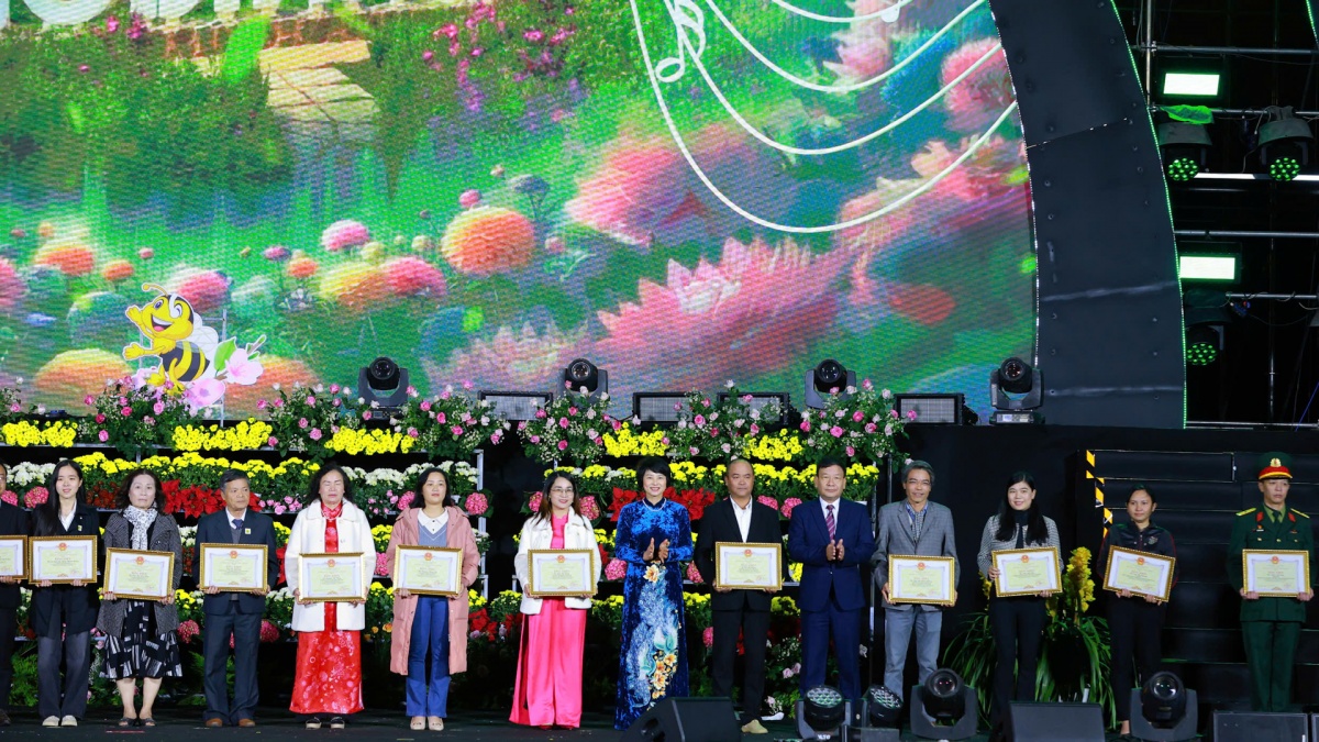 Những “đóa hoa” thầm lặng tỏa hương cùng Festival Hoa Đà Lạt Những “đóa hoa” thầm lặng tỏa hương cùng Festival Hoa Đà Lạt