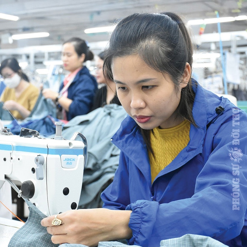 “Khom lưng” nắn nót từng đường ly