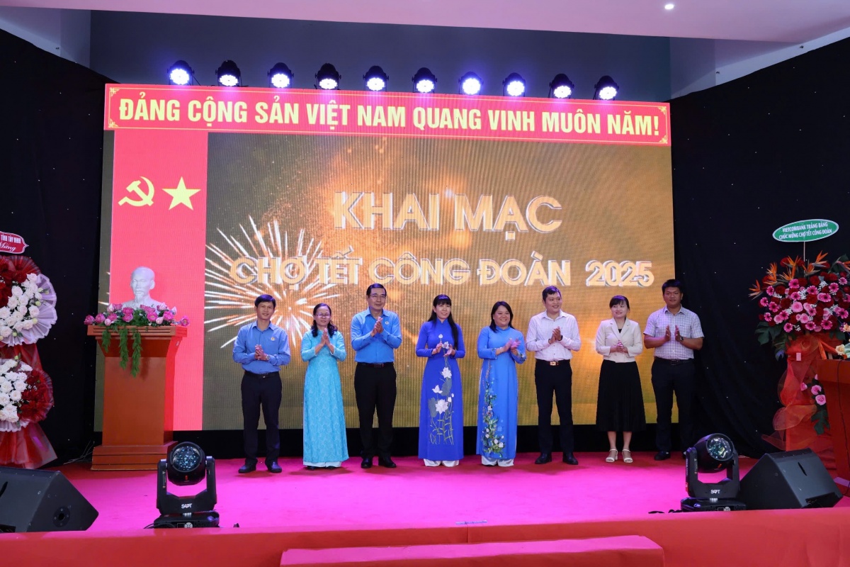 Tây Ninh: Hơn 40 gian hàng Chợ Tết phục vụ công nhân