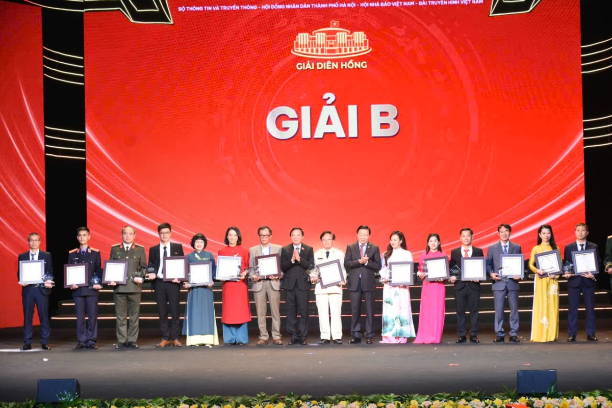 Tạp chí Lao động và Công đoàn đoạt Giải B giải Diên Hồng