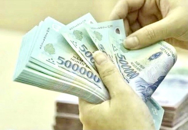 Thu nhập 7,7 triệu đồng/tháng: “Cú hích” thu nhập và thách thức mới cho người lao động