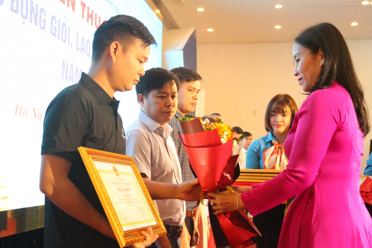 Công nhân lao động Đà Nẵng tiếp tục có nhiều đóng góp lớn cho thành phố Công nhân lao động Đà Nẵng tiếp tục có nhiều đóng góp lớn cho thành phố