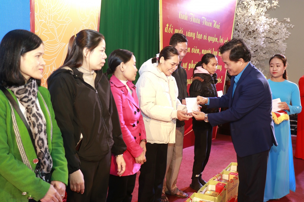 Chăm lo Tết cho người lao động tại Huế: Thực tiễn và chiến lược từ công đoàn