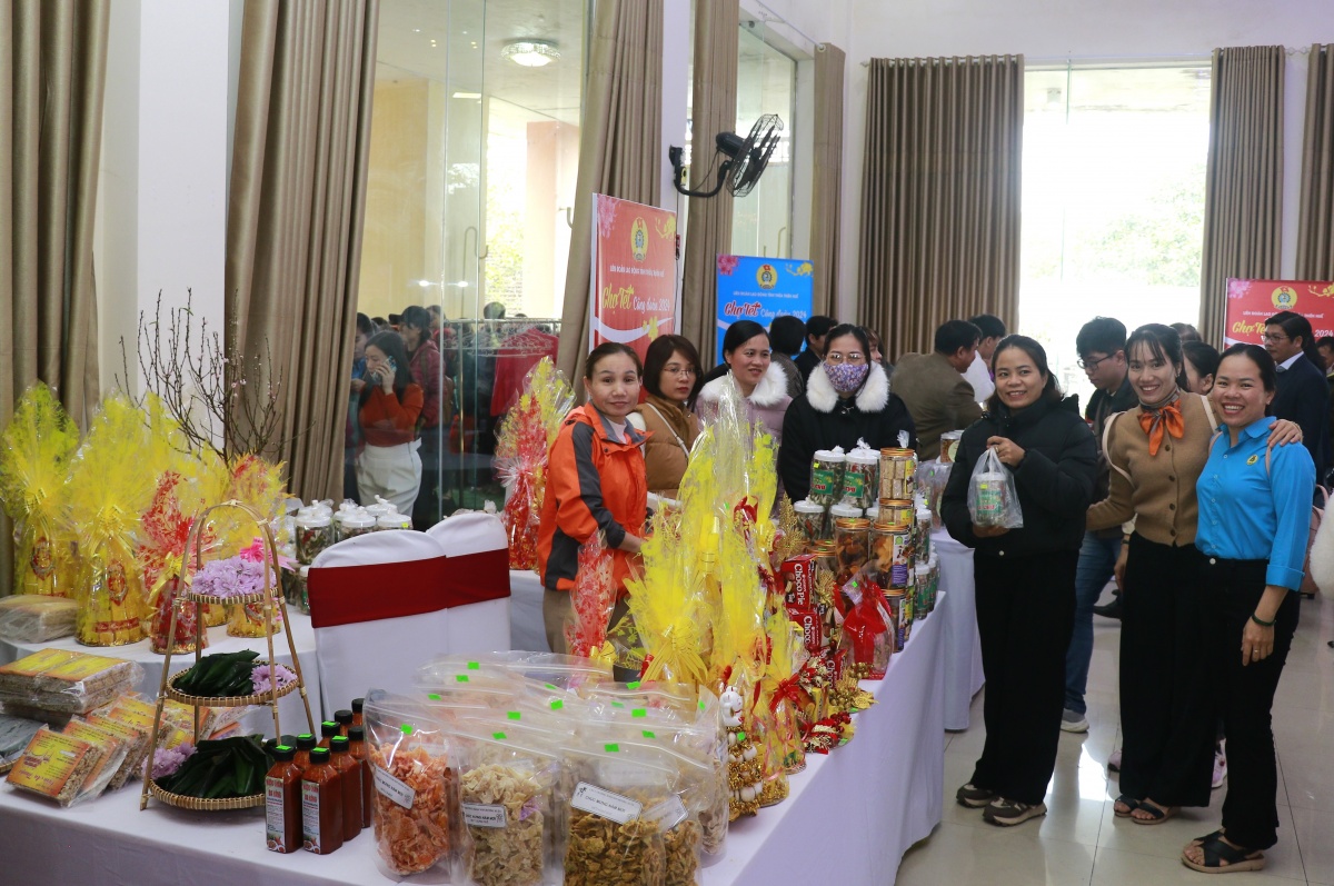 Chăm lo Tết cho người lao động tại Huế: Thực tiễn và chiến lược từ công đoàn