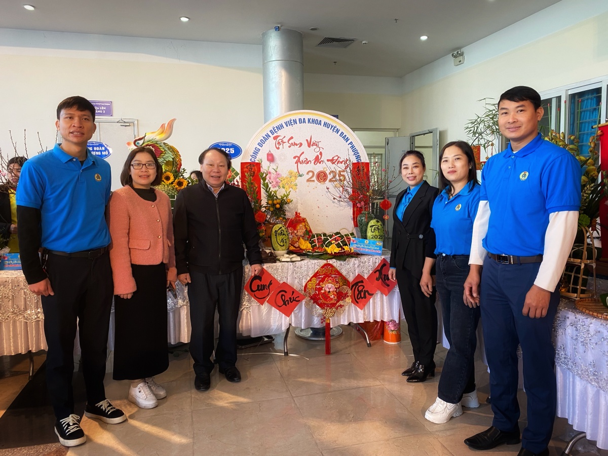 Bánh chưng yêu thương trên “quê hương người gái đảm”