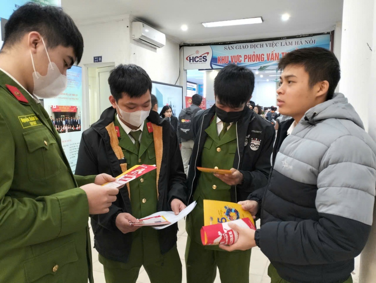 Thị trường lao động Hà Nội tiếp đà phục hồi