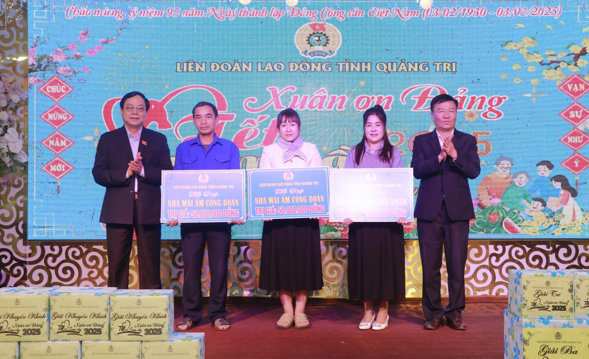 Tết sum vầy tại Quảng Trị: Thắp lửa yêu thương cho lao động khó khăn