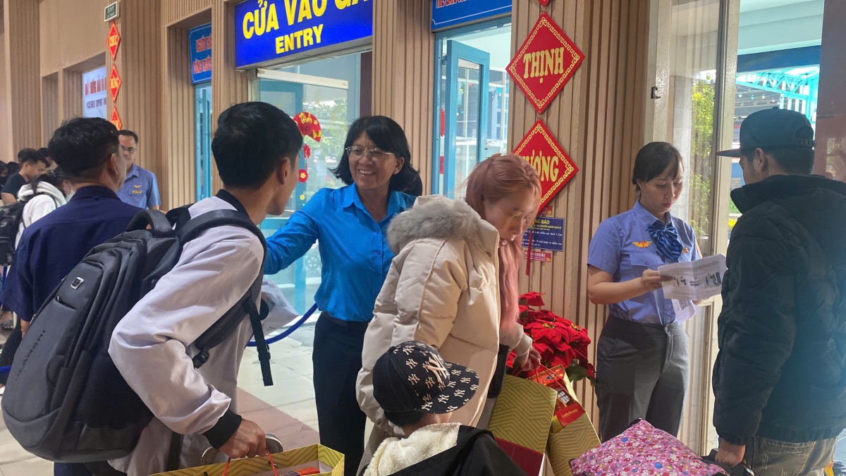 Khi ước mơ sum họp thành hiện thực nhờ chuyến tàu công đoàn