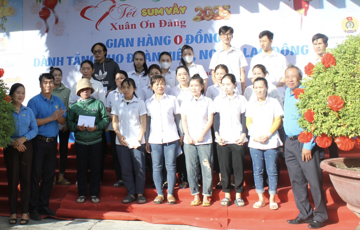 Ninh Thuận: Trao quà Tết, gửi yêu thương đến lao động khó khăn Ninh Thuận: Trao quà Tết, gửi yêu thương đến lao động khó khăn