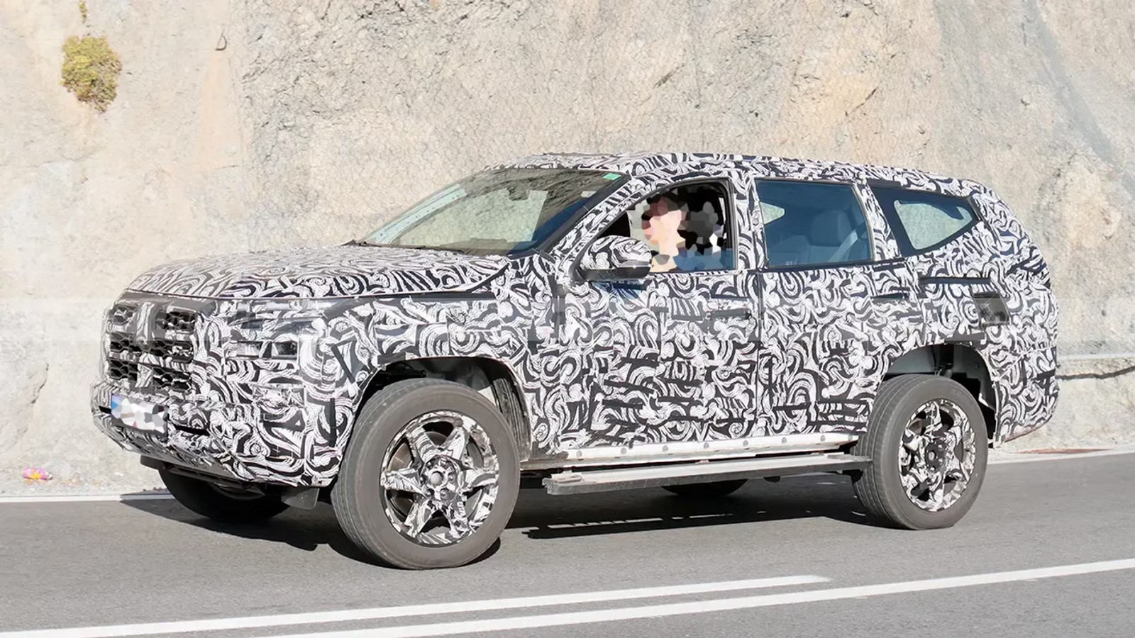 Lộ diện Mitsubishi Pajero Sport 2026, dự kiến ra mắt vào cuối năm Lộ diện Mitsubishi Pajero Sport 2026, dự kiến ra mắt vào cuối năm