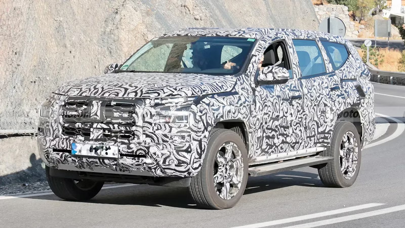 Lộ diện Mitsubishi Pajero Sport 2026, dự kiến ra mắt vào cuối năm Lộ diện Mitsubishi Pajero Sport 2026, dự kiến ra mắt vào cuối năm