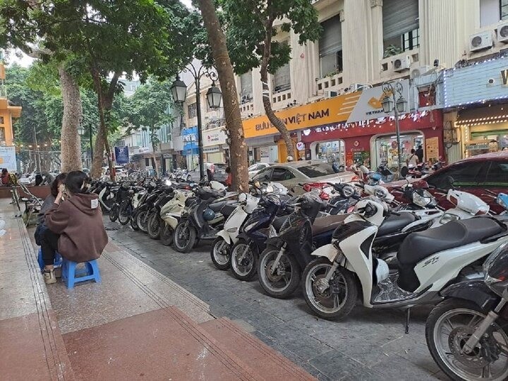 Kinh nghiệm tìm chỗ gửi xe ô tô phố đi bộ Hồ Gươm, Giá rẻ mà không phải để chìa lại