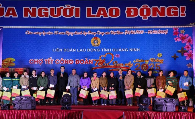 LĐLĐ tỉnh Quảng Ninh: “Tất cả đoàn viên, người lao động đều có Tết” LĐLĐ tỉnh Quảng Ninh: “Tất cả đoàn viên, người lao động đều có Tết”