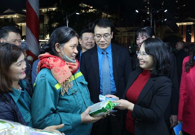 LĐLĐ tỉnh Quảng Ninh: “Tất cả đoàn viên, người lao động đều có Tết” LĐLĐ tỉnh Quảng Ninh: “Tất cả đoàn viên, người lao động đều có Tết”