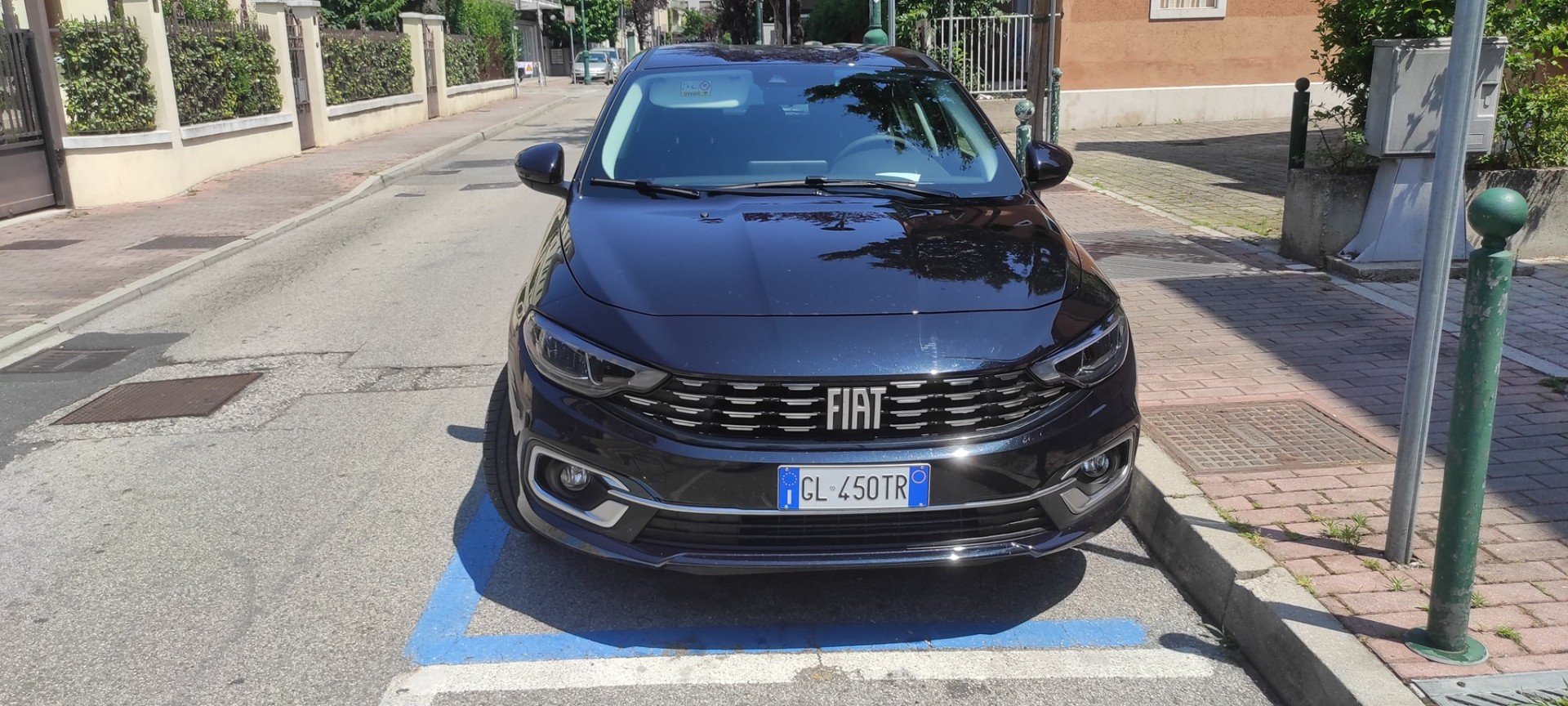 Kinh nghiệm thuê xe và tự lái xe ở Ý (phần 2) Kinh nghiệm thuê xe và tự lái xe ở Ý (phần 2)