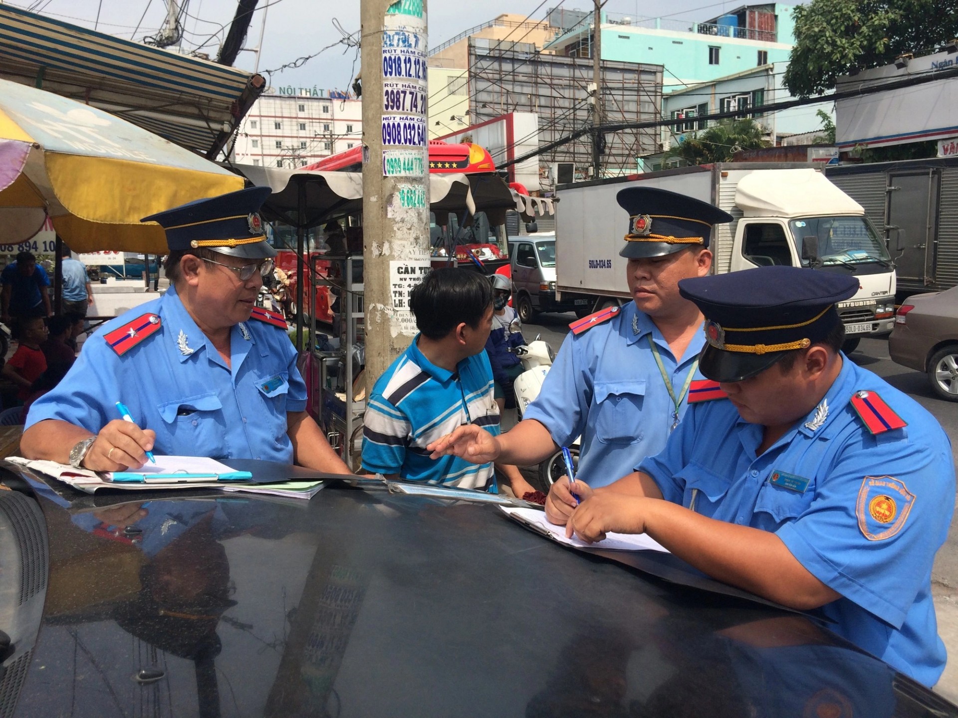 Ai có thẩm quyền xử phạt vi phạm giao thông? Ai có thẩm quyền xử phạt vi phạm giao thông?