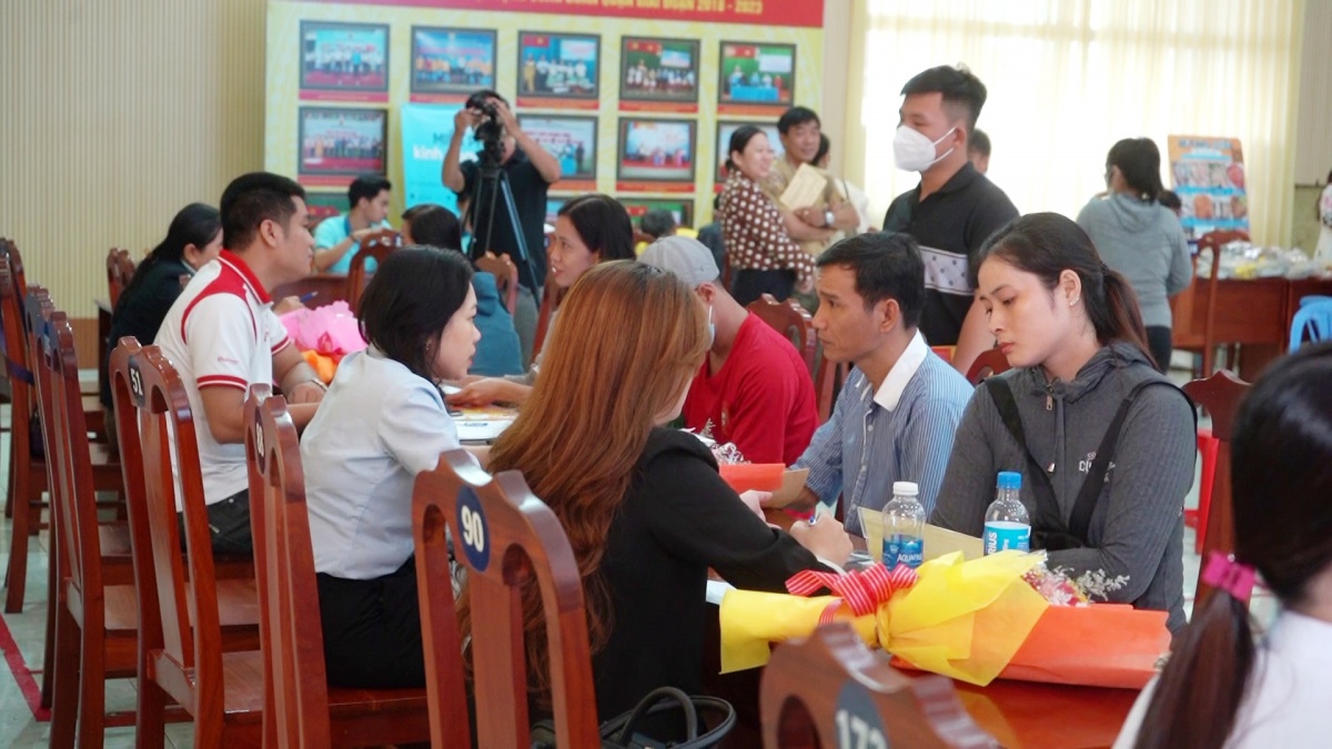 Giải bài toán “khát” lao động sau Tết Nguyên đán Giải bài toán “khát” lao động sau Tết Nguyên đán