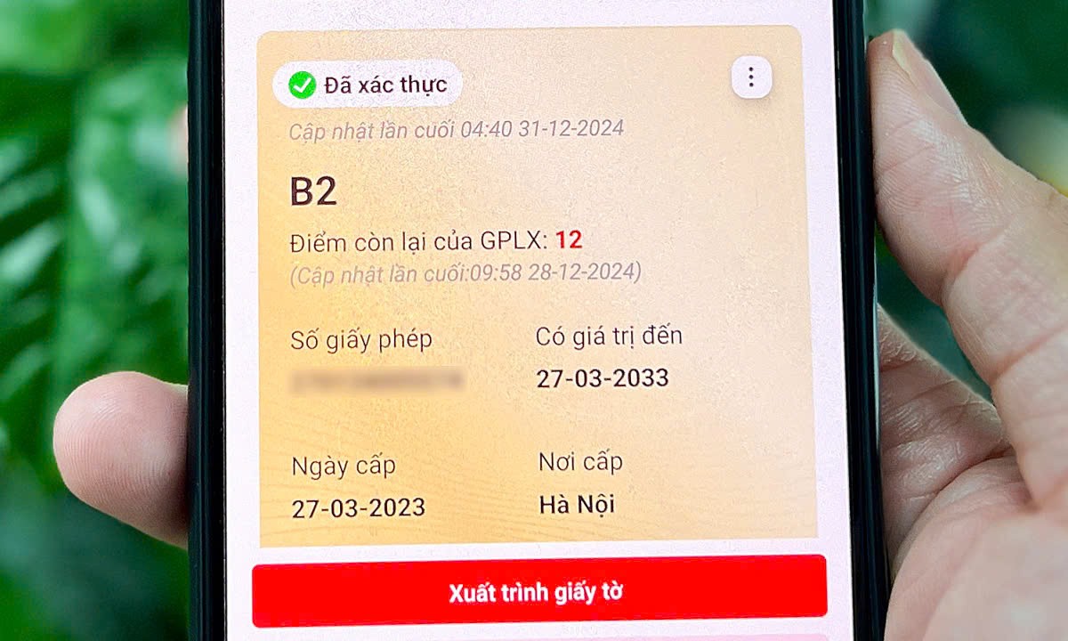 Bị lừa cài app để nhận điểm giấy phép lái xe, người phụ nữ mất trắng 8 triệu đồng Bị lừa cài app để nhận điểm giấy phép lái xe, người phụ nữ mất trắng 8 triệu đồng