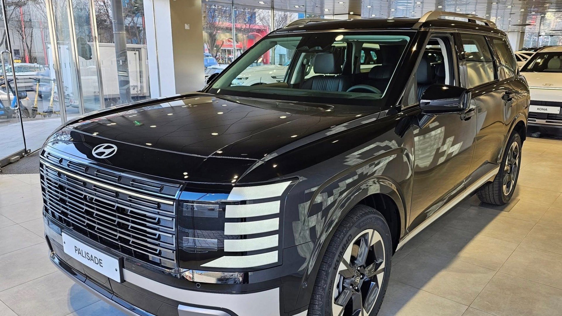 Cận cảnh Hyundai Palisade 2025 vừa có mặt tại đại lý